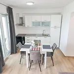 Beachfront Tic With Seaview Miletici
