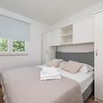 아파트 Beachfront Tic With Seaview Miletici