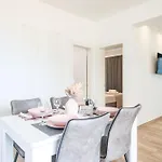 Beachfront Tic With Seaview * Miletici