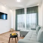 Beachfront Tic With Seaview 아파트 *