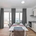 아파트 Beachfront Tic With Seaview Miletici