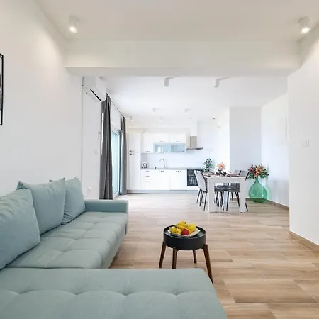 Beachfront Tic With Seaview * Miletici