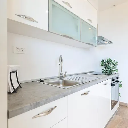 Beachfront Tic With Seaview شقة