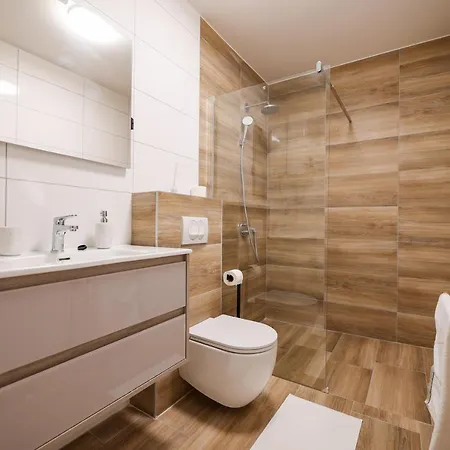 Beachfront Tic With Seaview *