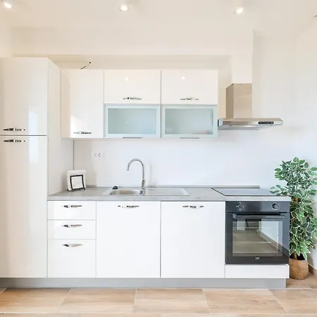 Beachfront Tic With Seaview Apartamento