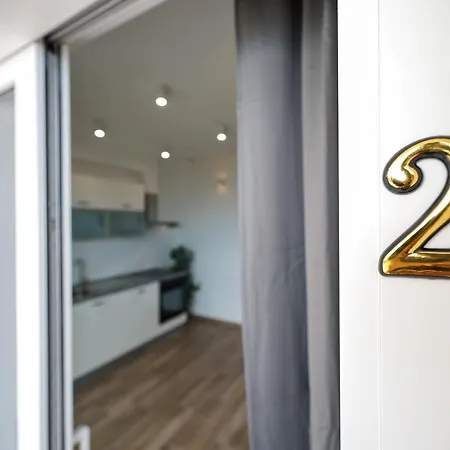 Beachfront Tic With Seaview Apartamento