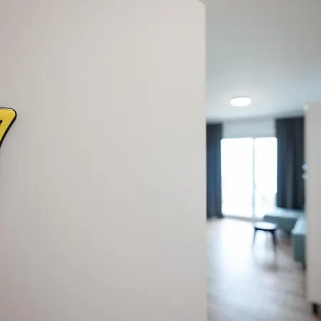 Beachfront Tic With Seaview Miletici