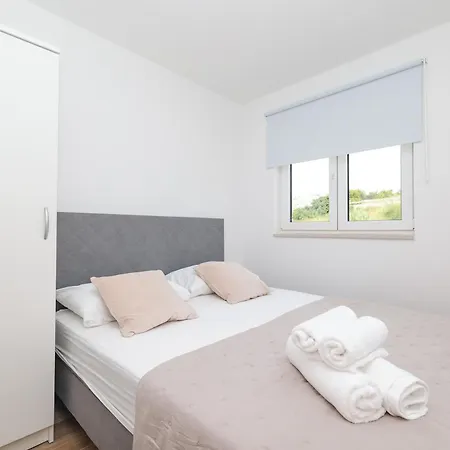 Beachfront Tic With Seaview *