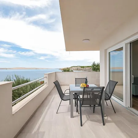 Beachfront Tic With Seaview