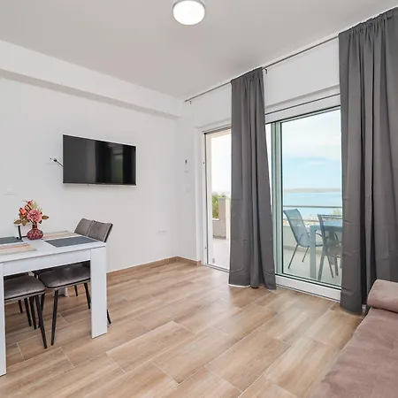 Beachfront Tic With Seaview Apartment Miletici