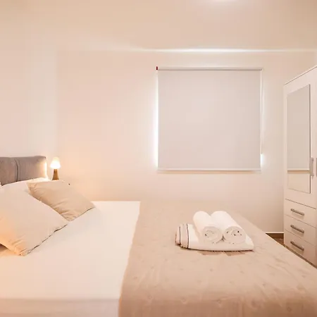 Beachfront Tic With Seaview Apartamento Miletici