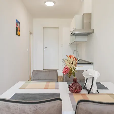 Beachfront Tic With Seaview شقة