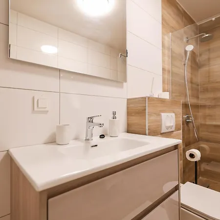 Beachfront Tic With Seaview *