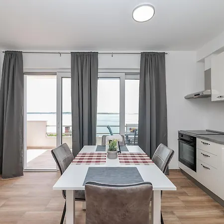 شقة Beachfront Tic With Seaview Miletici