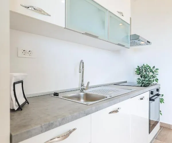 Beachfront Tic With Seaview Apartman