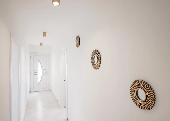 Beachfront Tic With Seaview Miletici