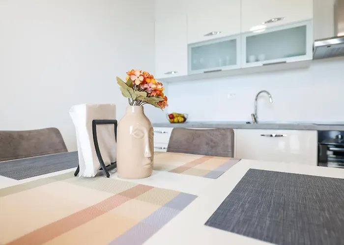 Beachfront Tic With Seaview Apartman *