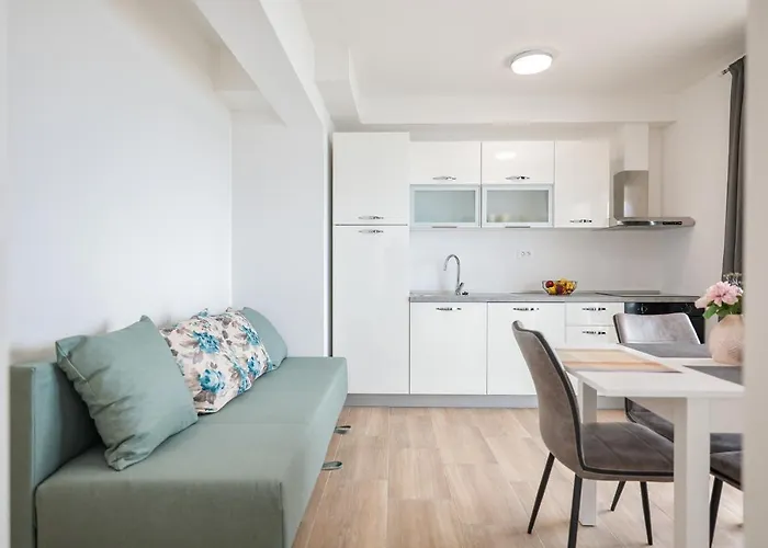 Beachfront Tic With Seaview Apartman *