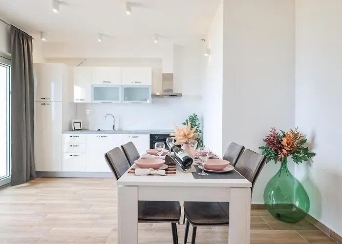 Beachfront Tic With Seaview Apartman *