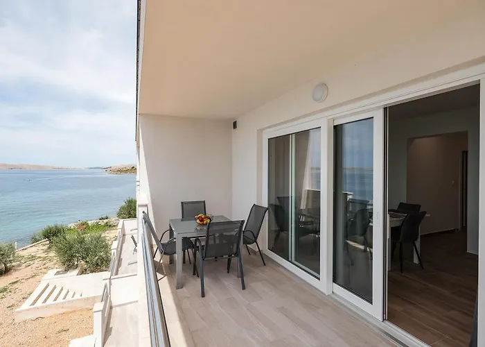 Apartman Beachfront Tic With Seaview Miletici