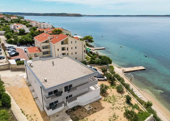 Beachfront Tic With Seaview *