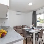 Beachfront Tic With Seaview Apartman