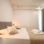 Апартаменты Beachfront Tic With Seaview