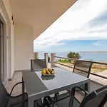 Beachfront Tic With Seaview *