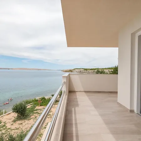 Apartment Beachfront Tic With Seaview Miletici