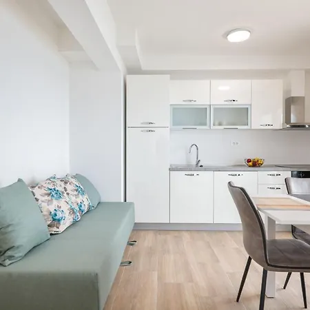 Beachfront Tic With Seaview Apartment *