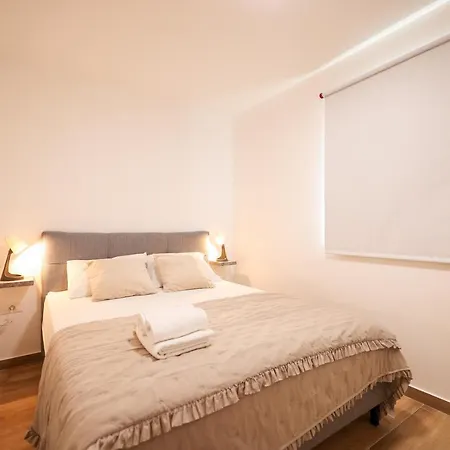 Beachfront Tic With Seaview דירה
