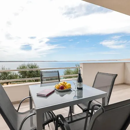 Beachfront Tic With Seaview