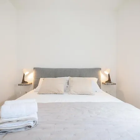 Beachfront Tic With Seaview Apartment Miletici