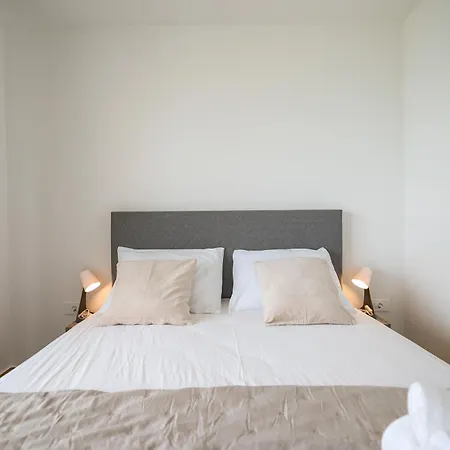 Beachfront Tic With Seaview Miletici