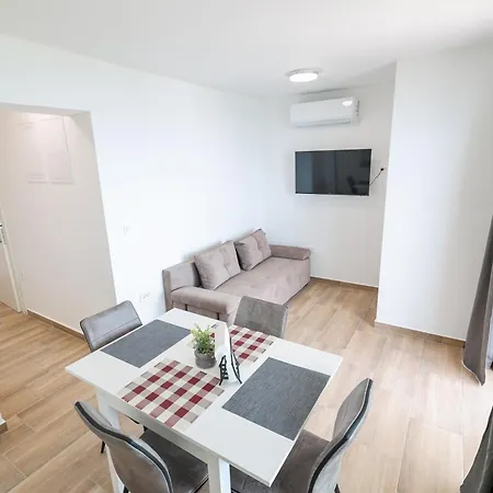 Beachfront Tic With Seaview *