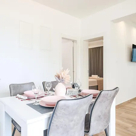 Beachfront Tic With Seaview * Miletici