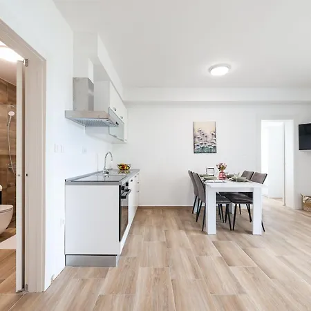 Beachfront Tic With Seaview Appartamento *