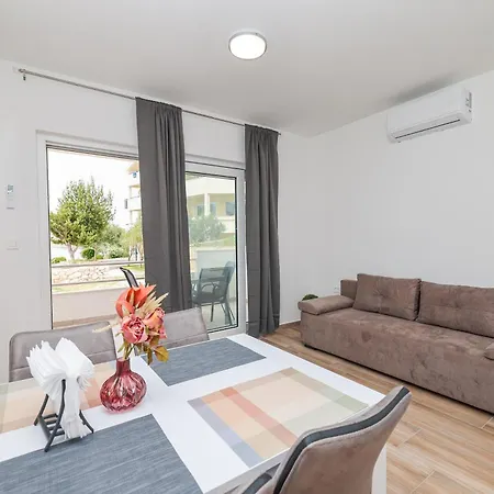 Apartman Beachfront Tic With Seaview Miletići