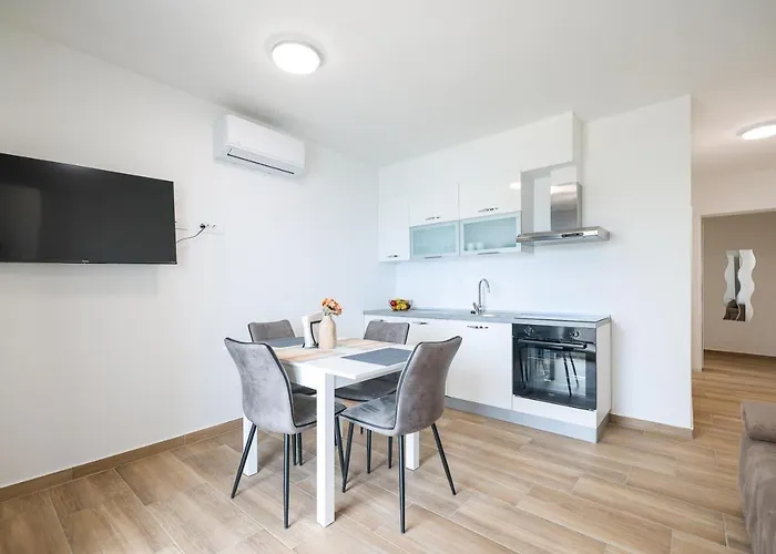 Beachfront Tic With Seaview Apartmán *