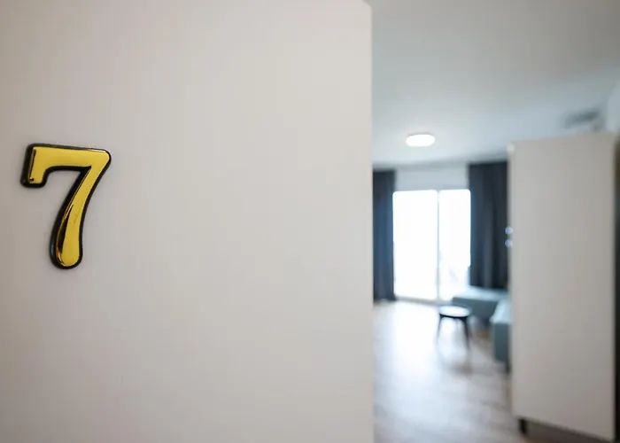 Beachfront Tic With Seaview Miletici