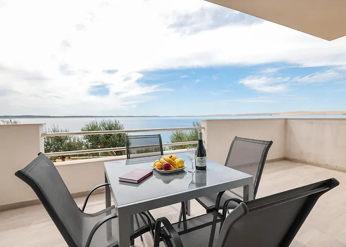 Beachfront Tic With Seaview