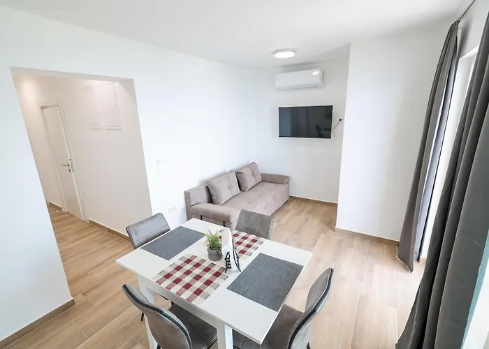 Beachfront Tic With Seaview *