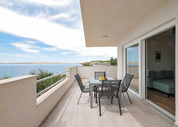 Beachfront Tic With Seaview