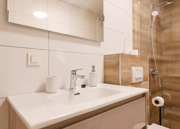 Beachfront Tic With Seaview *